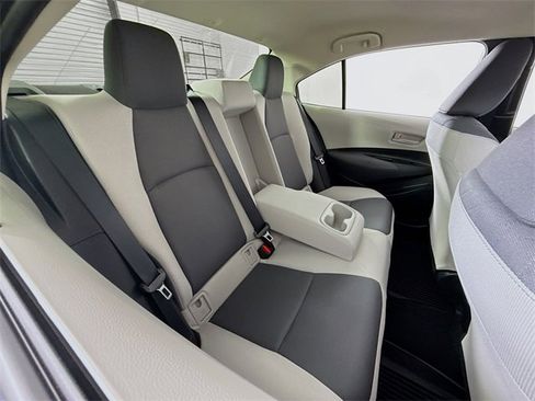Certified 2025 Toyota Corolla LE image 27