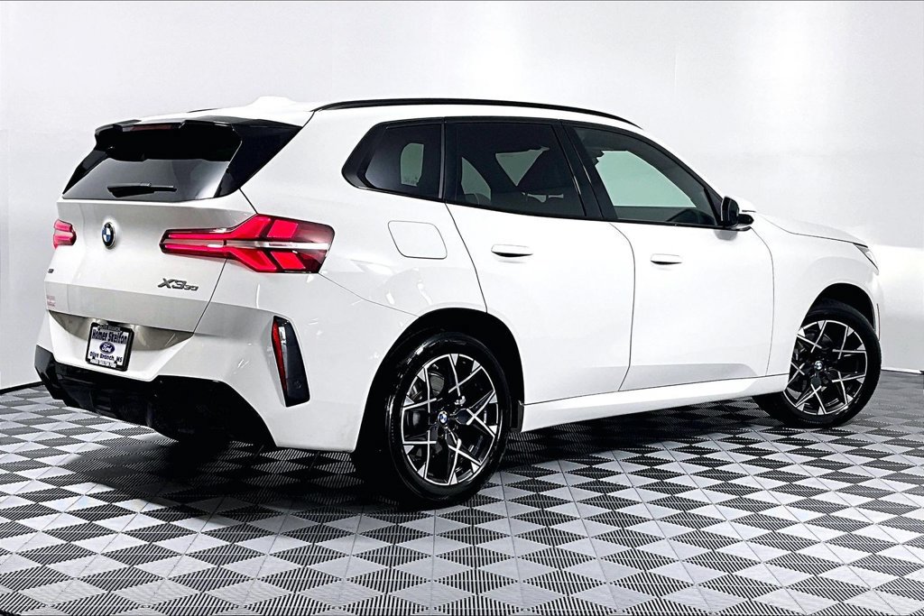 Used 2025 BMW X3 xDrive30i AWD/4WD image 12