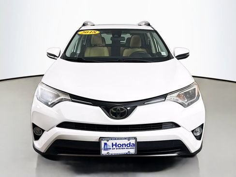 Used 2018 Toyota RAV4 XLE AWD/4WD image 2