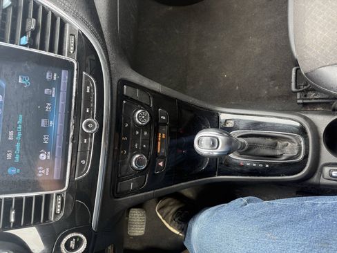 Used 2020 Buick Encore Preferred FWD image 24