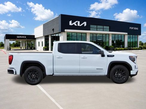 Used 2025 GMC Sierra 1500 Elevation w/ X31 Off-Road Package AWD/4WD image 4