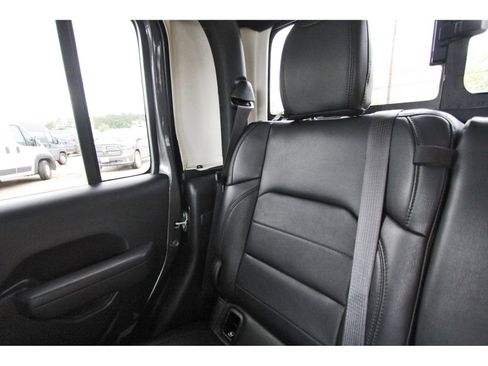 Used 2022 Jeep Gladiator Sport AWD/4WD image 14
