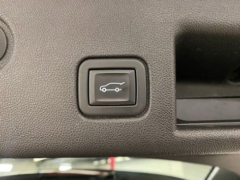 Used 2023 Chevrolet Equinox LT w/ Driver Convenience Package image 13