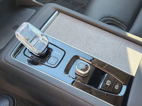 New 2026 Volvo XC90 B6 Ultra w/ Lounge Package image 18