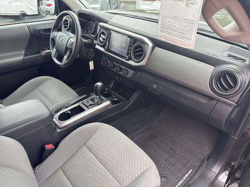 Used 2020 Toyota Tacoma SR5 w/ Technology Package image 24
