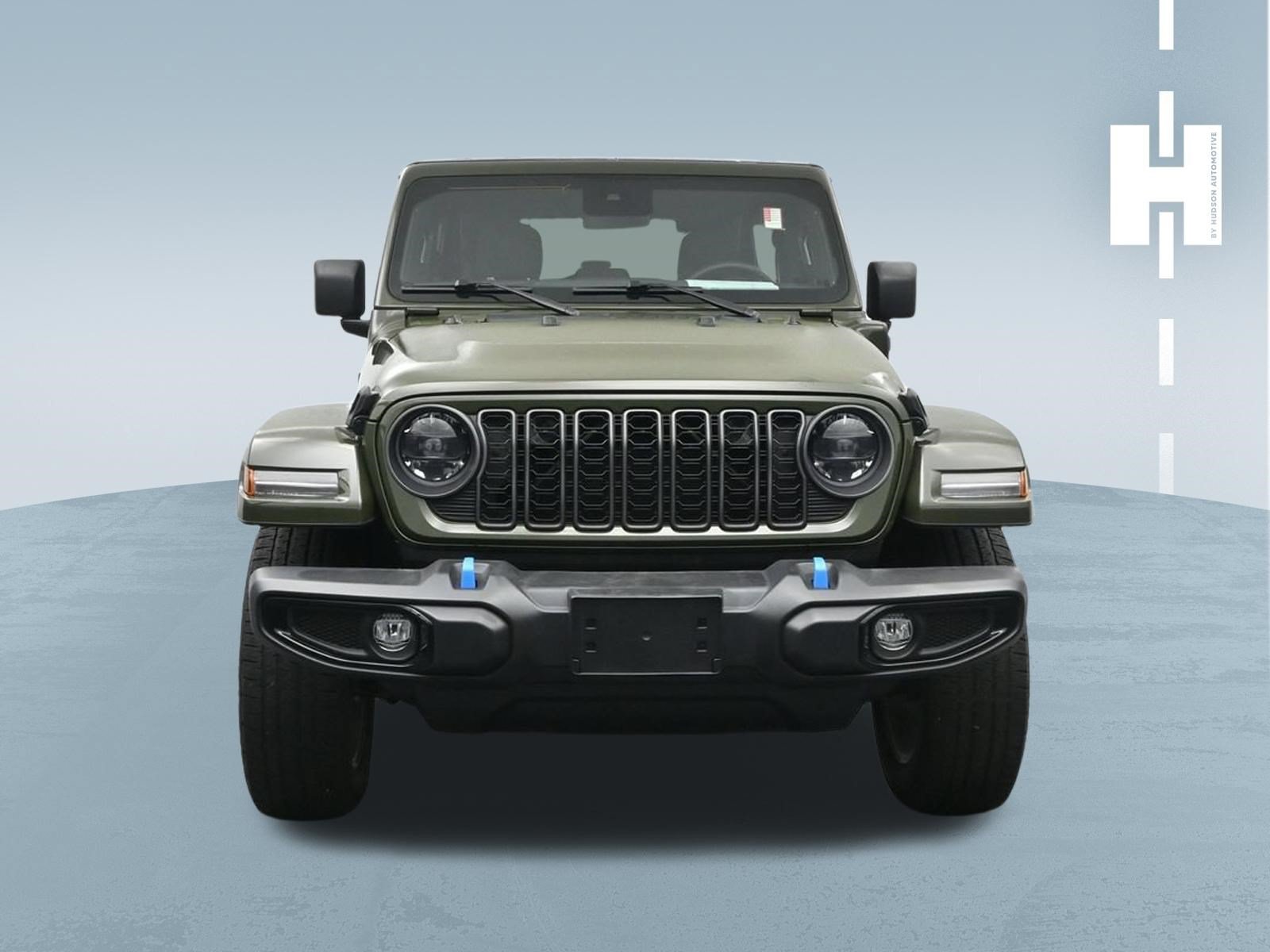 Used 2024 Jeep Wrangler Unlimited w/ Convenience Group AWD/4WD image 2