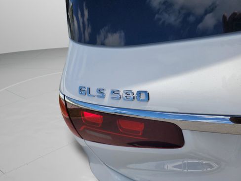 Certified 2026 Mercedes-Benz GLS 580 4MATIC image 39
