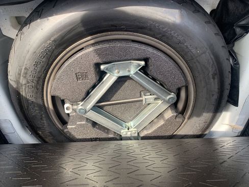 Used 2019 Toyota RAV4 XLE Premium w/ Cold Weather Package AWD/4WD image 29