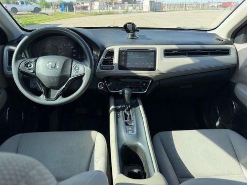 Used 2016 Honda HR-V EX image 9