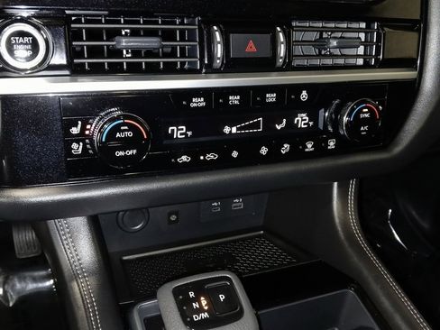 Used 2024 Nissan Pathfinder Platinum w/ Cargo Package image 23