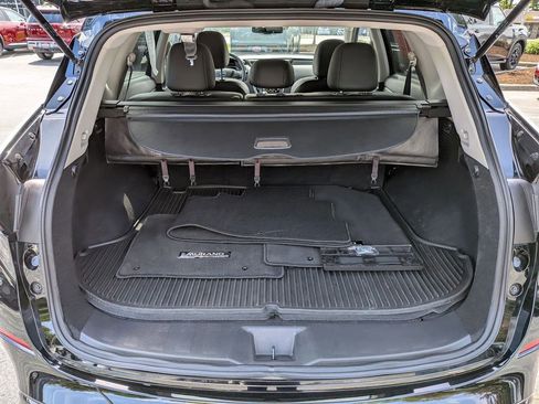 Certified 2024 Nissan Murano SV w/ SV Midnight Edition Package AWD/4WD image 9