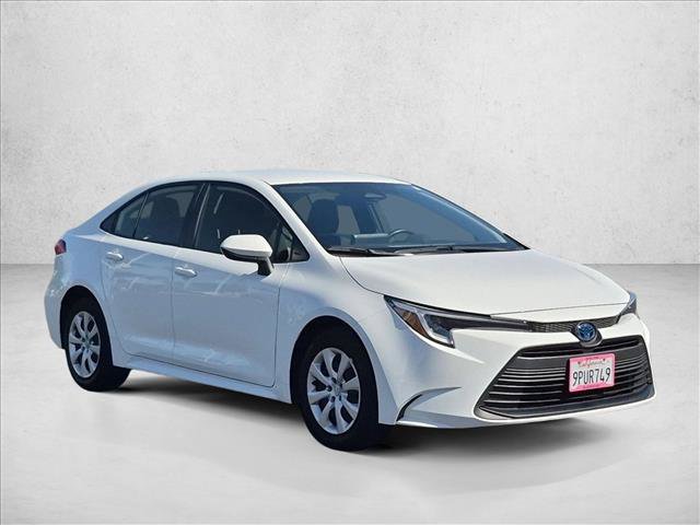 Certified 2025 Toyota Corolla LE FWD image 3