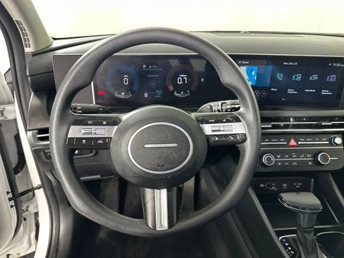 Certified 2025 Hyundai Tucson SE image 14