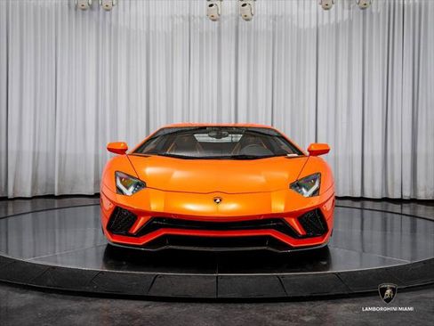 Used 2019 Lamborghini Aventador S AWD/4WD image 2