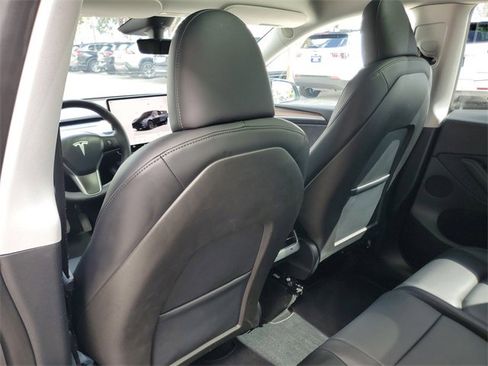 Used 2024 Tesla Model Y Long Range image 9