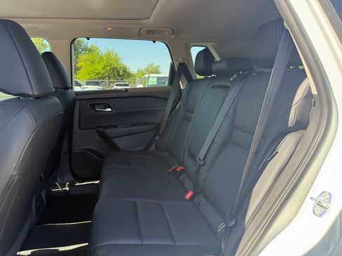 Certified 2023 Nissan Rogue SV w/ SV Premium B Package FWD image 9