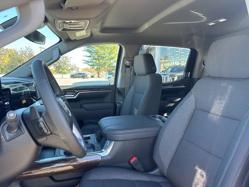 New 2026 GMC Sierra 1500 Elevation image 16