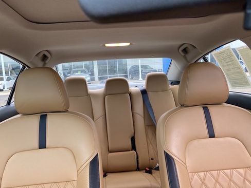 Used 2025 Nissan Sentra SV w/ SV Premium Package FWD image 22