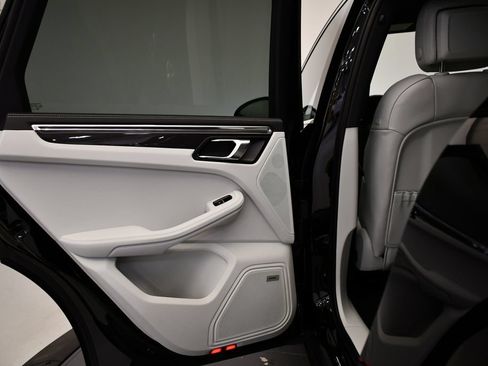 Certified 2026 Porsche Macan Turbo AWD/4WD image 42