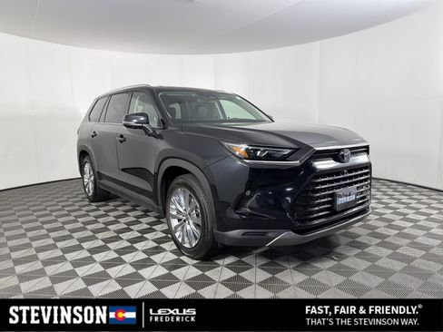 Used 2025 Toyota Grand Highlander AWD image 1