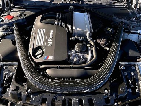 Used 2017 BMW M4 Convertible image 13