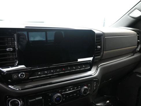 Used 2024 Chevrolet Silverado 1500 ZR2 w/ Technology Package image 16