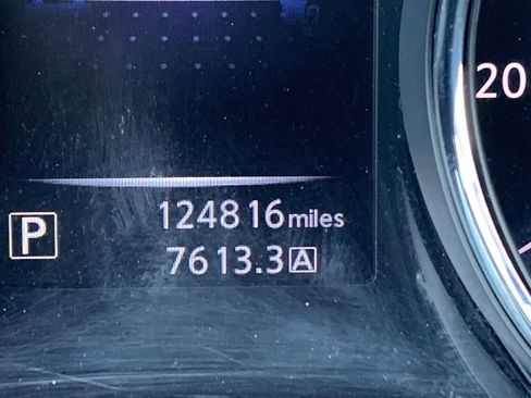 Used 2015 Nissan Rogue SL image 18