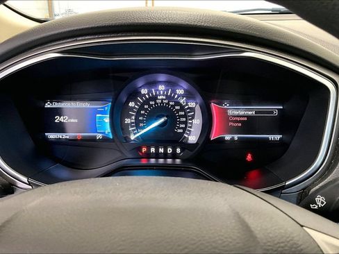 Used 2019 Ford Fusion SE FWD image 13