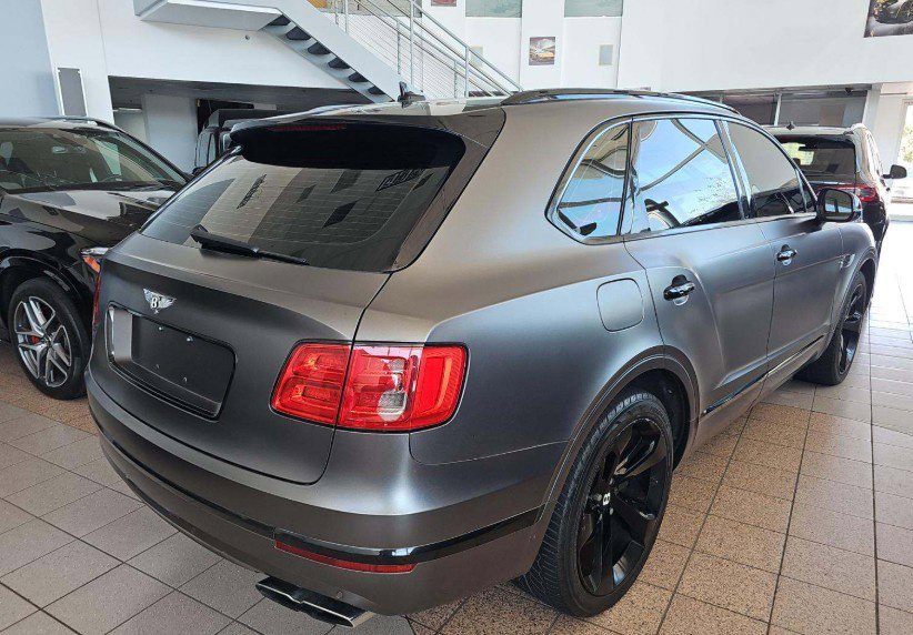 Used 2019 Bentley Bentayga AWD/4WD image 2