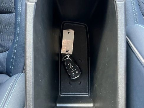 Used 2022 Chevrolet Bolt EUV Premier w/ Super Cruise Package FWD image 40