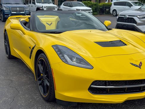 Used 2018 Chevrolet Corvette Stingray Convertible RWD image 3