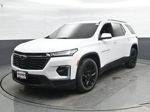 Used 2023 Chevrolet Traverse LT image 6