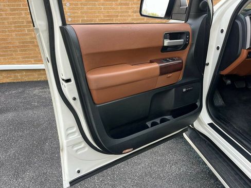 Used 2013 Toyota Sequoia Platinum image 21