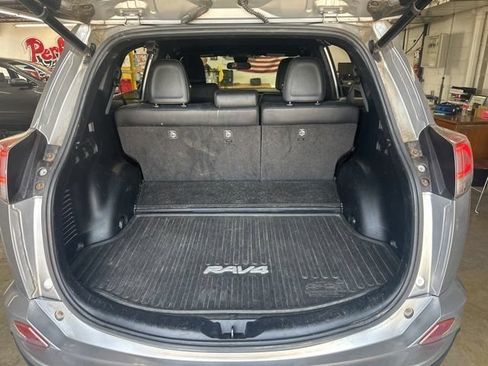 Used 2017 Toyota RAV4 SE AWD/4WD image 16