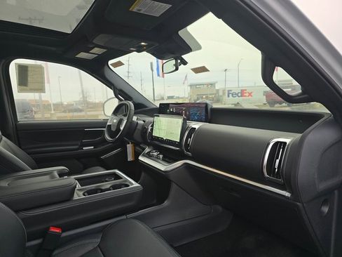 New 2025 Ford Expedition Max Platinum w/ Stealth Performance Package image 28