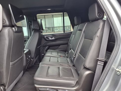 Certified 2021 Chevrolet Tahoe Z71 w/ Luxury Package AWD/4WD image 17