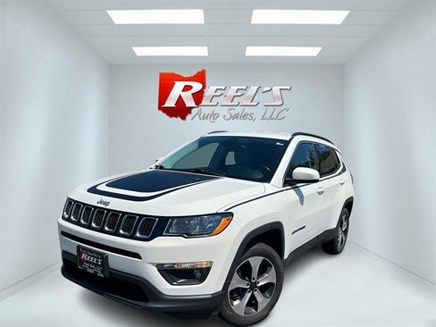 Used 2018 Jeep Compass Latitude w/ Popular Equipment Group AWD/4WD image 1