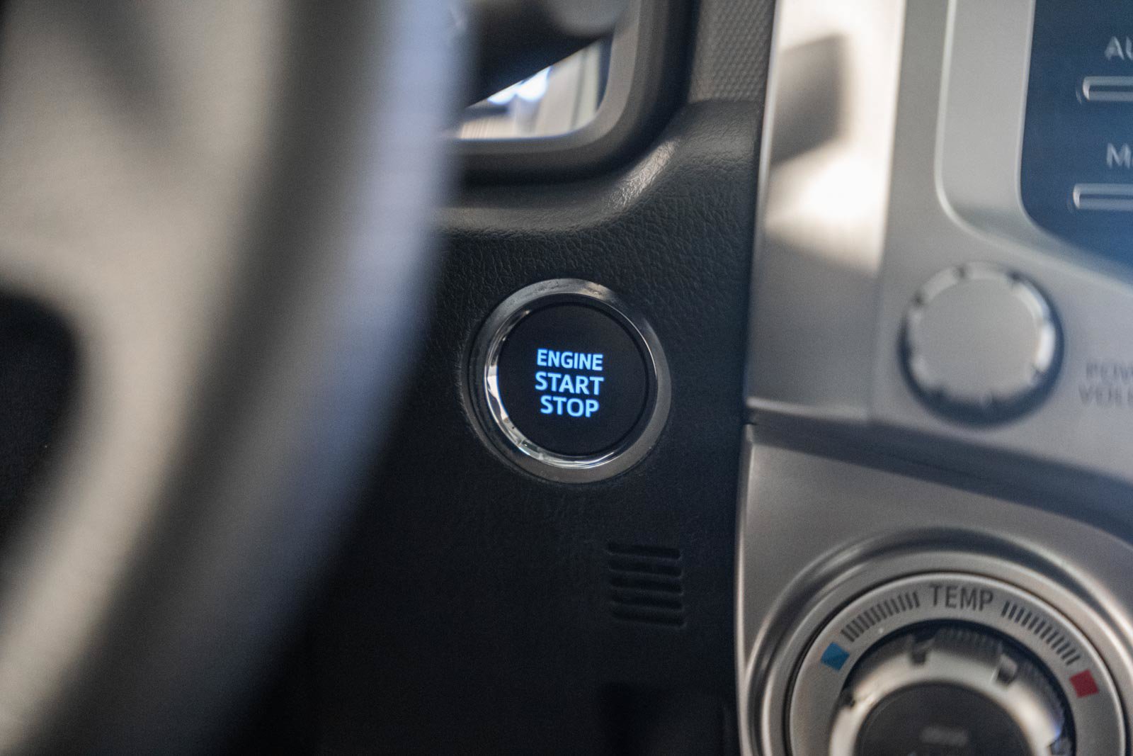 Used 2022 Toyota 4Runner Limited AWD/4WD image 32