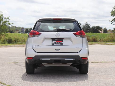 Used 2018 Nissan Rogue S image 10