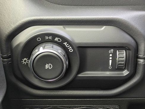 New 2026 Jeep Wrangler Unlimited Sahara AWD/4WD image 25