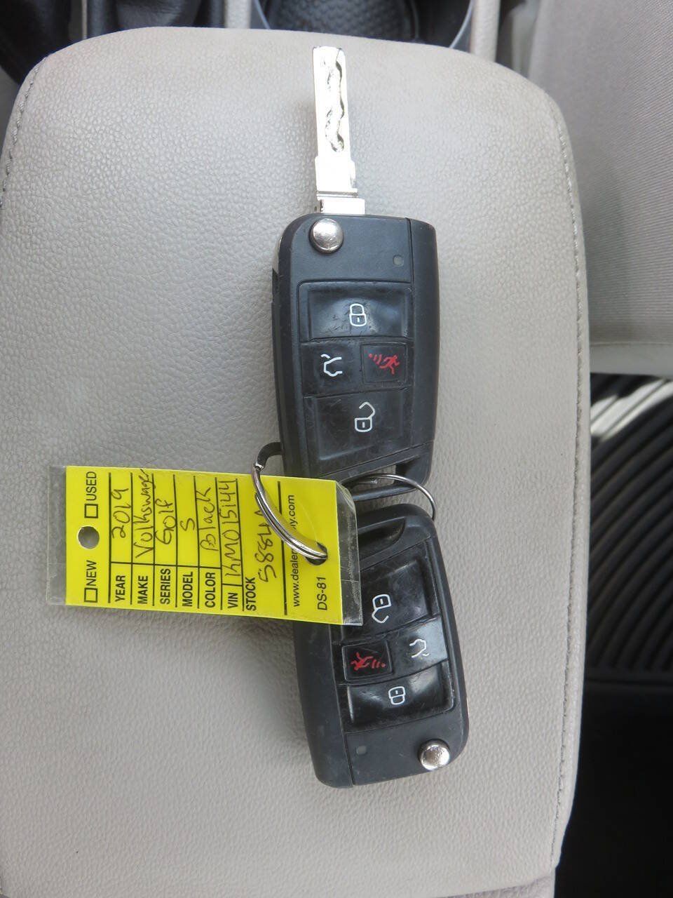 Used 2019 Volkswagen Golf S FWD image 38
