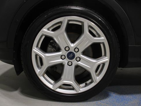 Used 2019 Ford Escape Titanium image 24