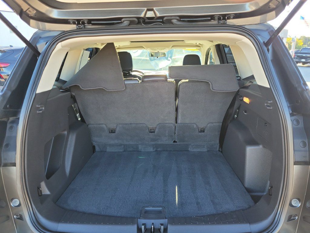 Certified 2018 Ford Escape SE w/ SE Sport Appearance Package AWD/4WD image 7