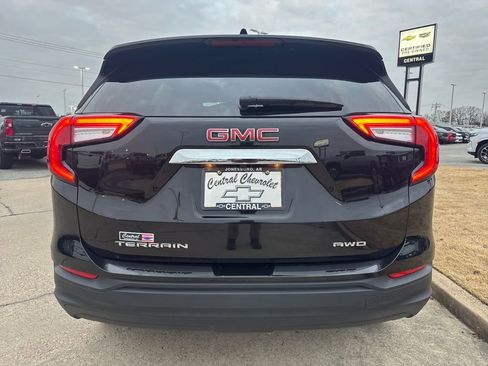 Used 2024 GMC Terrain SLE image 5