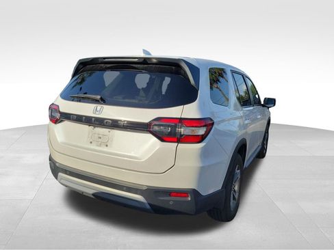 Used 2025 Honda Pilot EX-L image 13