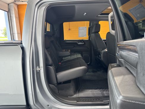 Used 2024 Chevrolet Silverado 2500 LTZ w/ LTZ Premium Package AWD/4WD image 22