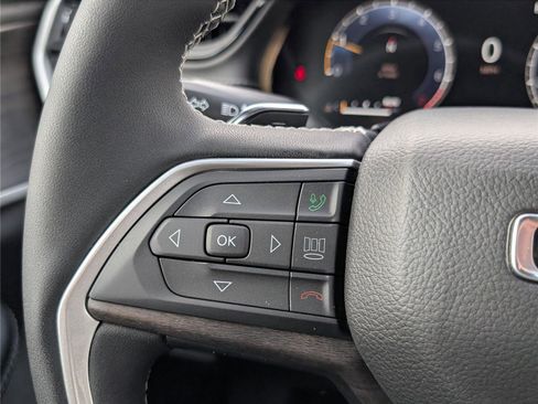 New 2026 Jeep Grand Cherokee Altitude image 19