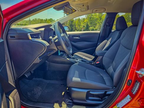Used 2020 Toyota Corolla LE FWD image 11