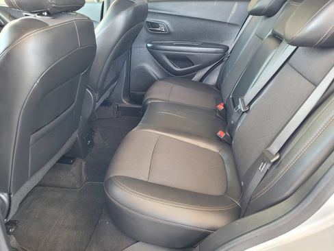 Used 2022 Chevrolet Trax LT w/ Driver Confidence Package AWD/4WD image 8