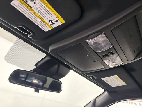 Used 2023 Nissan Frontier PRO-4X w/ Technology Package image 18